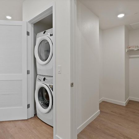 Bright Studio On Sunset Blvd, Free Parking, Gym, And Pool Λος Άντζελες Εξωτερικό φωτογραφία